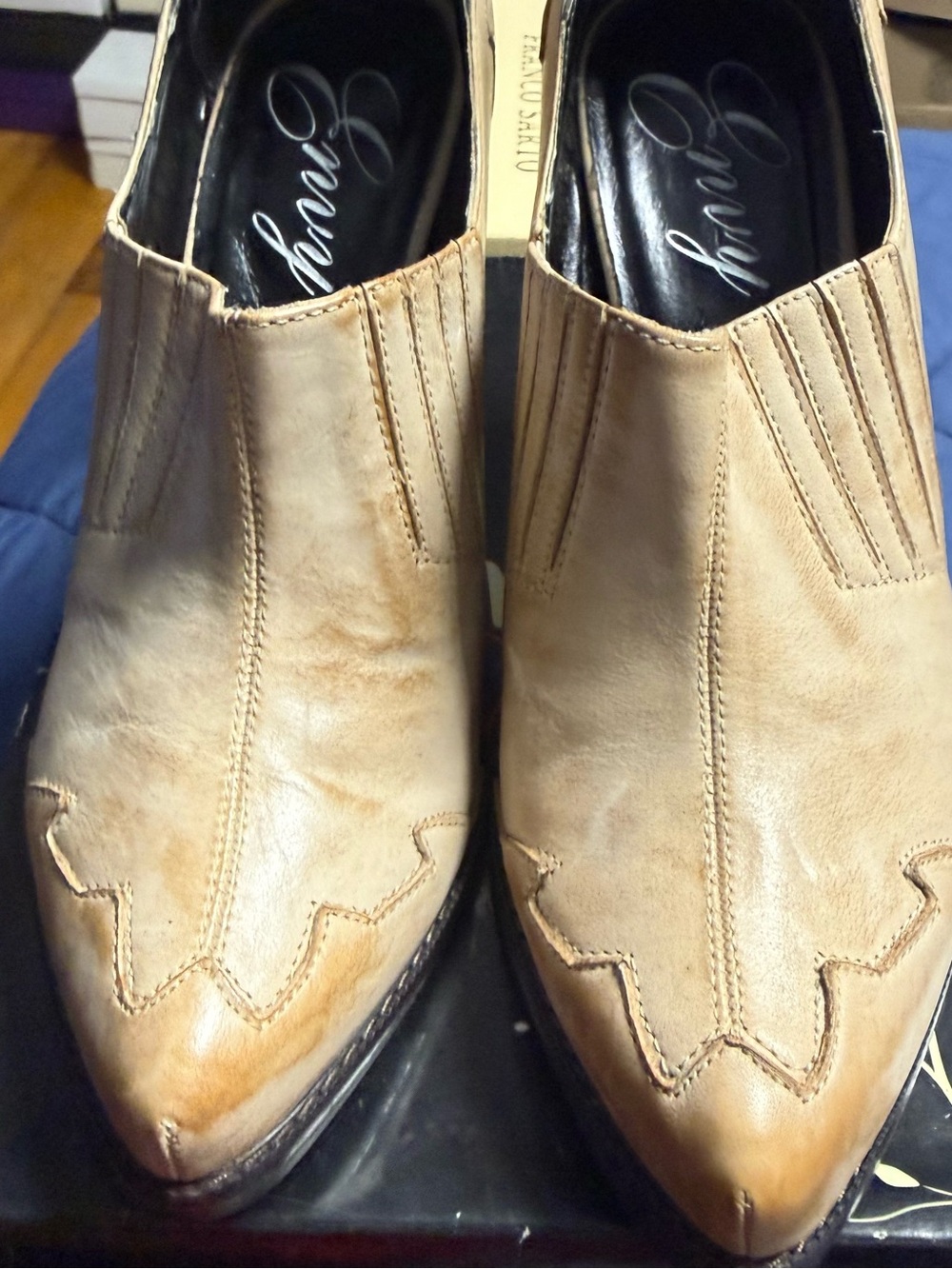 New Envy least Women's Tan Pointed Western Ankle Booties